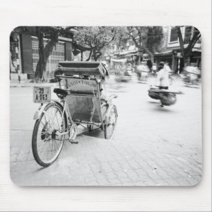 Hanoi Vietnam, Cyclo in Oud Hanoi Muismat