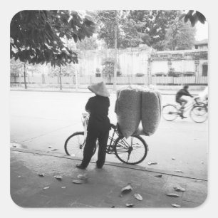 Hanoi Vietnam, Fietsbezorgster (NR) Vierkante Sticker
