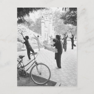 Hanoi Vietnam, "Morning Excerises by Hoan Kiem" Briefkaart