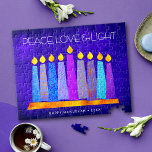 Hanukkah Blue Boho Candle Pattern Peace Love Light Legpuzzel<br><div class="desc">"Vrede, liefde en licht." Een speelse, moderne, artsachtige illustratie van boho patroonkaarsen in een menorah helpt je om mee te doen in de vakantie van Hanukkah. De gesorteerde blauwe kaarsen met kleurrijke faux patronen van de folie leggen een rijke, diepe blauwe getextureerde achtergrond over. Voel de warmte en de vreugde...</div>