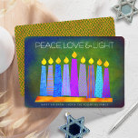 Hanukkah Blue Boho Candles Green Peace Love Light Feestdagenkaart<br><div class="desc">"Vrede, liefde en licht." Een speelse, moderne, artsachtige illustratie van boho patroonkaarsen in een menorah helpt je om mee te doen in de vakantie van Hanukkah. De gesorteerde blauwe kaarsen met kleurrijke faux patronen van de folie bedekken een rijke, diepe groene getextureerde achtergrond. De folie van het het koperpatroon van...</div>