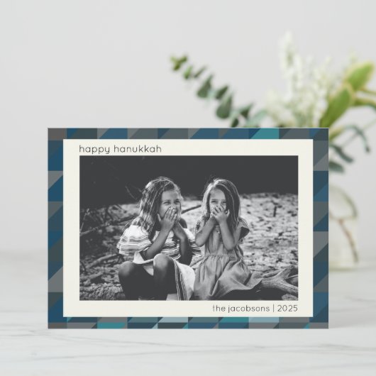 Hanukkah Blue Ombre Modern Geometric Pattern Feestdagenkaart (Staand voorkant)