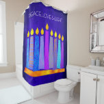 Hanukkah Blue Pattern Boho Candle Peace Love Light Douchegordijn<br><div class="desc">"Vrede, liefde en licht." Een speelse, moderne, artsachtige illustratie van boho patroonkaarsen in een menorah helpt je om mee te doen in de vakantie van Hanukkah. De gesorteerde blauwe kaarsen met kleurrijke faux patronen van de folie leggen een rijke, diepe blauwe getextureerde achtergrond over. Voel de warmte en de vreugde...</div>