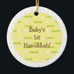 Hanukkah "Bubeleh" Roze/Groene Circle Ornament<br><div class="desc">Hanukkah "Bubeleh" Ornament met roze/groene cirkel. (2 zijdes) Personaliseer u door "Baby's 1st Hanukkah" te verwijderen aan de voor- en achterkant van het ornament. Dan gebruikend uw favoriete doopvontkleur, grootte en stijl, typ in uw eigen woorden. Bedankt voor het stoppen en winkelen. Veel waardering! Happy Chanukah/Hanukkah! Breng veel meer vakantiewenk...</div>