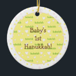 Hanukkah "Bubeleh" Roze/Groene Circle Ornament<br><div class="desc">Hanukkah "Bubeleh" Ornament met roze/groene cirkel. (2 zijdes) Personaliseer u door "Baby's 1st Hanukkah" te verwijderen aan de voor- en achterkant van het ornament. Dan gebruikend uw favoriete doopvontkleur, grootte en stijl, typ in uw eigen woorden. Bedankt voor het stoppen en winkelen. Veel waardering! Happy Chanukah/Hanukkah! Breng veel meer vakantiewenk...</div>