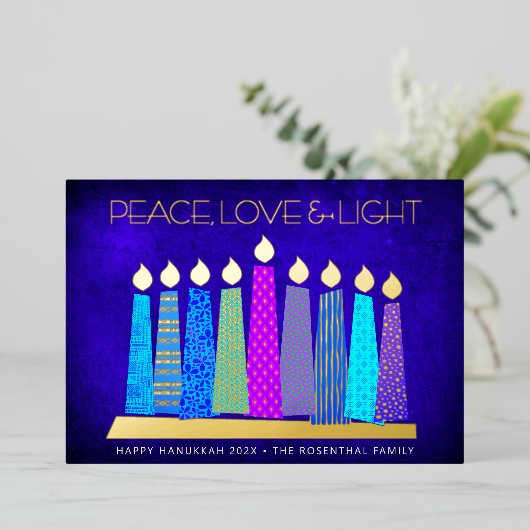 Hanukkah Candles Peace Love Light Blue Real Gold Folie Feestdagenkaart (Staand Voorkant)