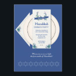 Hanukkah Dinner Party Invitation Kaart<br><div class="desc">Nodig gasten met deze mooie uitnodiging in stijl uit naar je vakantiefeest. De kaart is eenvoudig aan te passen met uw tekst, lettertype, lettertypekleur, papieren vormopties en een keuze uit zes papiertypen. Niet precies wat je zoekt? Al onze producten kunnen zonder extra kosten op maat worden ontworpen om aan uw...</div>