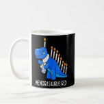 Hanukkah Dinosaur Menorasaurus Blue Rex Chanukah B Koffiemok<br><div class="desc">Chanoeka Dinosaurus Menorasaurus Blauw Rex Chanoeka Jongens.</div>