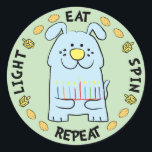 Hanukkah Dog-stickers "Light, Eat, Spin, Repeat" Ronde Sticker<br><div class="desc">Chanoeka/Chanoeka Dog Holiday stickers, "Licht, Eten, Spin, Herhaal" Hoe dan ook, Chanoeka is een van mijn favoriete feestdagen. Veel plezier met het gebruik van deze stickers als taarttoppers, cadeau-labels, favoriete tassluitingen of wat je festiviteiten ook doet rocken! Bedankt voor het stoppen en winkelen door! Uw bedrijf wordt zeer gewaardeerd! Fijne...</div>