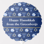 Hanukkah Dreidel Menorah Pattern Blue Custom Party Ballon<br><div class="desc">Een mooie hanukkah-partijballon in  blauw met een cool patroon van judaïsme ster,  droomd voor leuke Chanoekamspelen en de joodse menorah voor de vakantie. Pas dit cadeau aan met jouw naam.</div>