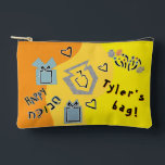 Hanukkah Dreidel Time Game Accessoirezak Etui<br><div class="desc">Hanukkah Dreidel Time Game Pouch. Alle ontwerpelementen kunnen worden bewerkt. Bewerkbare tekst wijzigen met uw favoriete lettertypestijl, -kleur en -grootte. Vul je zakje met dreidels en speel traktaties. Game on!!! Fijne Chanoeka! Tas Type: Print Cut Naai Kleine Accessoirezak Onze zakjes zijn er in twee maten en kunnen veel van alles...</div>