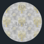 Hanukkah Elegant Stickers (1 1/2 inch/3 inch)<br><div class="desc">Hanukkah/Elegant Holiday stickers. Kies uit 1 1/2-inch en 3-inch stickers. Personaliseer door te schrappen of te vervangen, "aan: Liefde" met uw eigen bericht. Kies uw favoriete doopvontgrootte, stijl, en kleur. Bedankt om te stoppen en te winkelen. Uw bedrijf wordt zeer gewaardeerd! Happy Hanukkah! Vorm: Klassieke ronde Sticker Maak je unieke...</div>