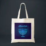 Hanukkah Festival Menorah Logo Tote Bag<br><div class="desc">Happy Hanukkah Festival Menorah Logo decoratief blauw ornament,  ster van David,  Canvas tas Design. Hanoekah Jewish Holiday Trendy design,  blue neon licht joodse feestelijke illustratie voor Accessoires,  tassen en Wallets,  Tassen en winkeltassen,  Canvas tassen,  hanoekapteken. Israël Jeruzalem 2023 Vierde Jubileum</div>