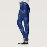 Hanukkah Festival Party Trendy Blue Doodle Pattern Leggings<br><div class="desc">Leggings Design met Happy Chanoeka Party Mooie Blauwe Decoratie, Joodse Vakantie, symbolen feestelijk ornament. Chanoeka marine blauwe achtergrond met traditionele Chanoeka symbolen - houten droedels (spinning top), donuts, gouden menora, kaarsen, ster van David en gloeiende lichten doodle patroon. Hanukkah Festival Event Decoratie. Jeruzalem, Israël. Uniek ontwerp (goed voor alle leeftijden)....</div>