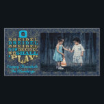 Hanukkah-fotokaart "O Dreidel Dreidel Dreidel.." Feestdagenkaart<br><div class="desc">Happy Holiday, Hanukkah/Chanukah-fotokaart, "O Dreidel Dreidel Now Dreidel We will Play" Glossy, fotokaart met witte envelop. Personaliseer door foto en formulering te vervangen, "Happy Hanukkah, The Blumbergs" Pas de tekst aan door uw favoriete doopvontstijl, kleur en grootte te kiezen. De achtergrondkleur kan uit worden veranderd en de gouden laag van...</div>