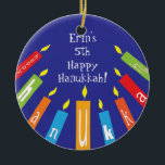 Hanukkah Happy Colorful Candles Ornament<br><div class="desc">Hanukkah Happy Colorful Candles Ornament.
Pas elke kant aan door bestaande tekst te verwijderen en uw eigen tekst toe te voegen met uw favoriete lettertypestijl,  kleur en grootte. Happy Hanukkah! Bedankt om te winkelen en langs te stoppen! Veel waardering!</div>