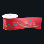 Hanukkah Jewish Holiday Hanukkiah Decoratie Satijnen Lint<br><div class="desc">Happy Hanukkah Party Jewish Holiday Festival of Lights. Winter Holiday Chanukkah Decoratie met gouden traditionele Chanoekaarsymbolen - Gold Hanukkiah menorah, kandlesje met kaarsen, houten droidels (draaiende top), donuts (zoete donuts), ster van David en gloeiende lichtjes doedle cartoon patroon, cartoon stijl. Hanukkah Festival of light Event Decoration. Jeruzalem, Israël. Krachten &...</div>
