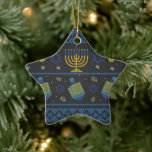 hanukkah keramisch ornament<br><div class="desc">Happy Hanukkah Judaism Hebrew Jews hanukkah,  joods,  kerstmis,  chanukah,  vakantie,  grappig,  jew,  happy hanukkah,  menorah,  dreidel,  chanukkah,  israël,  hebrew,  ster van david,  winter,  hannukah,  feestdagen,  judaïsme,  amerikaanse vlag,  verjaardag,  kwanzaa,  xmas,  film,  schattig. ,  vrouwen,  aardig,  feestelijk,  joodse kerst,  grappig,  grappig</div>