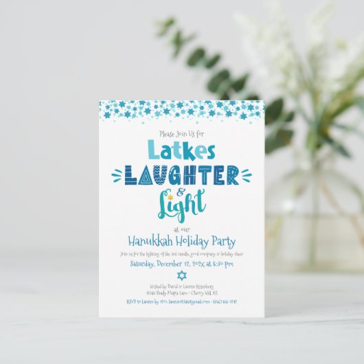 Hanukkah Latke Laughter Light Fun Modern Party Uitnodiging Briefkaart (Staand voorkant)