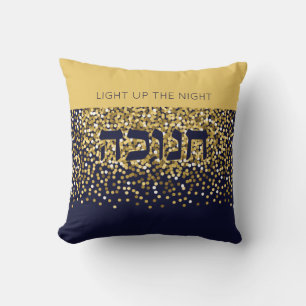 Hanukkah licht op de nachtelijke glitter van goud kussen