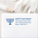 Hanukkah menorah aangepast blauw wit, modern etiket<br><div class="desc">Hanukkah menorah aangepaste blauwe en witte minimalistische moderne,  elegante labels met het retouradres. Aangepaste blauwe tekst,  witte achtergrond.</div>