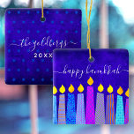 Hanukkah Menorah Candles op Blue Keepomwille Custo Keramisch Ornament<br><div class="desc">"Happy Hanukkah." Een speelse, moderne, artsachtige illustratie van boho patroonkaarsen helpt je in stijl te gebruiken in de vakantie van Hanukkah. Toegevoegde blauwe kaarsen met kleurrijke foliepatronen bedekken een rijke, diepe blauwe getextureerde achtergrond. Aan de achterkant personaliseer je je met je familienaam en het jaar, over een kleine blauwe ster...</div>