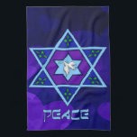 Hanukkah Peace Art Theedoek<br><div class="desc">Blauwen van alle schoppen,  lila en lavender in een bloesvorm met een zeszijdige ster in het midden is een geweldige manier om Hanoeka te vieren en tegelijkertijd je individualiteit te uiten.</div>
