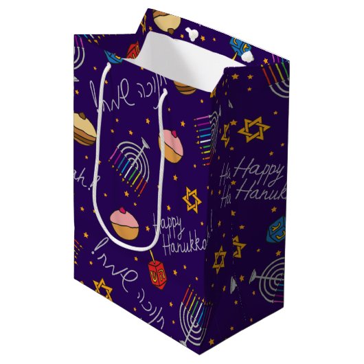 Hanukkah plezier   medium cadeauzakje (Voorkant Gekanteld)