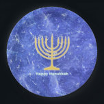 Hanukkah Snowstorm Menorah Papieren Bordje<br><div class="desc">Voor je Chanukkah feest. Een golvend goud Hanukkah menorah en Happy Hanukkah in het blauw en witte tekst bovenop een blauw en wit fractaal afbeelding dat doet denken aan sneeuwvlokken in een storm. Chag Sameach!</div>