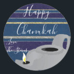 Hanukkah Stickers (1 1/2 inch/3 inch)"Oil Lamp Gol<br><div class="desc">Chanoeka / Vakantie stickers, personaliseren. "Olielamp Gold/Silver" Kies uit 1 1/2" en 3" stickers. Personaliseer door tekst te verwijderen en te vervangen door uw eigen bericht. Kies uw favoriete lettergrootte, stijl en kleur. Bedankt voor het stoppen en winkelen door! Uw bedrijf wordt zeer gewaardeerd! Fijne Chanoeka! Vorm: Classic Ronde Sticker...</div>