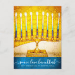 Hanukkah Stylish Yellow Gold Menorah Script Blauwg Feestdagenkaart<br><div class="desc">"Vrede, liefde, Hanukkah". Een close-upfoto illustratie van een heldere, kleurrijke, gele gouden artsy menorah op een getextureerde blauwgroen blauwe achtergrond helpt u om mee te doen aan de feestdag van Hanukkah. Voel de warmte en de vreugde van het vakantieseizoen als je dit prachtige, kleurrijke briefkaart van de Hanukkah-groet stuurt. De...</div>