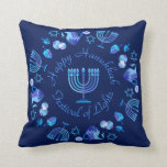 Hanukkiah Happy Hanukkah Jewish Holiday Menorah Kussen<br><div class="desc">Chanoeka Symbool. Gelukkig Chanoeka Party Joodse Vakantie Blauwe Menora. Joodse vakantie Chanoeka Decoratie met traditionele Chanuka decoratief symbool - Marine Blauwe kleur hanukkiah menorah, kandelaar met kaarsen, ster van David en neon blauwe gloeiende lichten illustratie. Chanoeka Festival van lichten Evenement Decoratie. Jeruzalem, Israël. Home > Home Decor > Kussens &...</div>