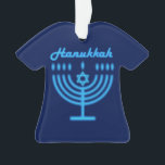 Hanukkiah Happy Hanukkah Jewish Holiday Menorah Ornament<br><div class="desc">Hanoekiah-symbool. Happy Hanukkah Party Jewish Holiday Blue Menorah. Jewish Holiday Chanukkah Decoratie met traditioneel Chanoekanesymbool: Navy Blue color hanukkiah menorah, kandlestik met kaarsen, ster van David en neon blue ggloed illusie. Hanukkah Festival of light Event Decoration. Jeruzalem, Israël. Home > Home > Home > Kerstdecor > Ornamenten Modern design met...</div>