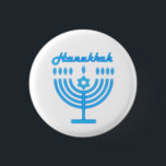 Hanukkiah Happy Hanukkah Jewish Holiday Menorah Ronde Button 3,2 Cm<br><div class="desc">Hanoekiah-symbool. Happy Hanukkah Party Jewish Holiday Blue Menorah. Jewish Holiday Chanukkah Decoratie met traditioneel Chanoekanesymbool: Navy Blue color hanukkiah menorah, kandlestik met kaarsen, ster van David en neon blue ggloed illusie. Hanukkah Festival of light Event Decoration. Jeruzalem, Israël. Accessoires > Buttonnen & patches > Buttonnen Modern design met sjabloon van...</div>