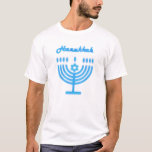 Hanukkiah Happy Hanukkah Jewish Holiday Menorah T-shirt<br><div class="desc">Chanoeka Symbool. Gelukkig Chanoeka Party Joodse Vakantie Blauwe Menora. Joodse vakantie Chanoeka Decoratie met traditionele Chanuka decoratief symbool - Blauwe kleur hanukkiah menorah, kandelaar met kaarsen, ster van David en neon blauwe gloeiende lichten illustratie. Chanoeka Festival van lichten Evenement Decoratie. Jeruzalem, Israël. Kleding & Schoenen > Mannen > Kleding >...</div>