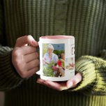 Happiness is Being a Gigi Blush Floral 4 foto Mok<br><div class="desc">Omarm de vreugde van gekoesterde herinneringen met onze 'Happiness is Being a Gigi' Blush Floral 4 Photo mok. Deze prachtig gemaakte mok omvat de essentie van de grootmoederlijke liefde, versierd met delicate bloemaccenten en ruimte voor vier hartverwarmende foto's. Of u nu uw favoriete brouwsel drinkt of gewoon in de warmte...</div>