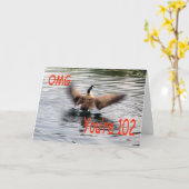 Happy 102nd Birthday Goose flapping Kaart (Gele Bloem)