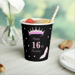 Happy 16th Birthday in Black & Pink Papieren Bekers<br><div class="desc">Fijne 16de verjaardag in zwart-roze. De tekst kan worden gepersonaliseerd.</div>
