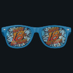 HAPPY 18th BIRTHDAY Fun Retro Comic Book Retro Zonnebril<br><div class="desc">Pop art ontworpen om een wham,  bang,  zap te zetten in iemands 18e verjaardagsviering. Een leuke,  coole en trendy retro stripverhaal pop art-geïnspireerde verjaardagsaandenken die de wham,  zap,  pow in het verjaardagsfeest van elke superheld brengt. Ontworpen door ComicBookPop© op www.zazzle.com/comicbookpop*</div>