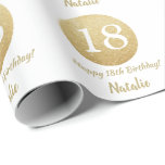 Happy 18th Birthday Gold Glitter en White Cadeaupapier<br><div class="desc">Fijne 18de verjaardag Gold Glitter en whitepping Paper met persoonlijke naam. Voor verdere aanpassing,  te klikken gelieve de knoop "van de Aanpassing het"en ons ontwerphulpmiddel te gebruiken om deze sjabloon te wijzigen.</div>