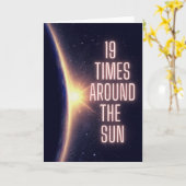 Happy 19th Birthday Universe Sun Wenskaart Kaart (Gele Bloem)