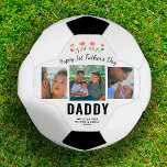 Happy 1st Father's Day Dad Keepomwille 3 Foto Voetbal<br><div class="desc">Fijne eerste vaderdag papa Keepomwille 3 Foto Voetbal. Stomme bloemen. Personaliseer met drie foto's, jouw naam en het jaar. Je kunt papa veranderen in papa, papa, pap... Dit aangepaste en gepersonaliseerde voetbal, football is een perfect geschenk voor een nieuwe vader op zijn eerste vaderdag en een zoet keepjesvoetbal voor een...</div>