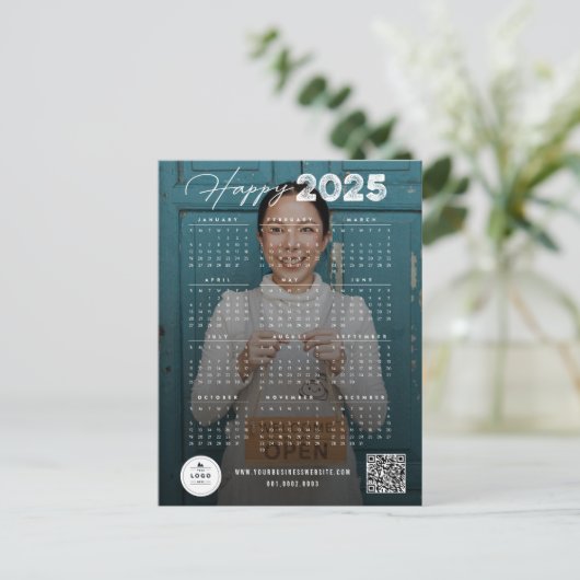 Happy 2025 Modern Script Kalender Nieuwjaar Foto Feestdagenkaart (Staand voorkant)