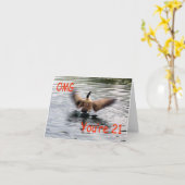 Happy 21st Birthday Goose flapping Kaart (Gele Bloem)