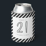 Happy 21st Birthday Stripes Black & White voor man Blikjeskoeler<br><div class="desc">Een speelse en leuke maar eenvoudige minimalistische 21ste verjaardag koelbox voor mannen. Met tekst voor weergave met handbreedschrift 21. De achtergrond is zwarte en witte strepen.</div>