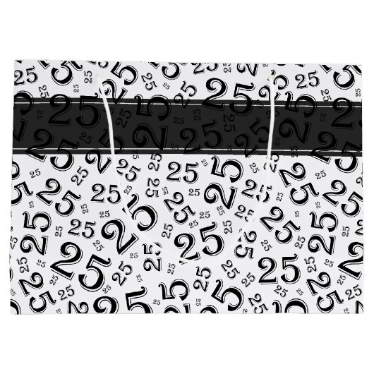 Happy 25th Birthday Black/White Number Pattern Groot Cadeauzakje (Achterkant)