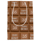 Happy 35th Birthday Chocolate Snoep Bar Medium Cadeauzakje (Voorkant)