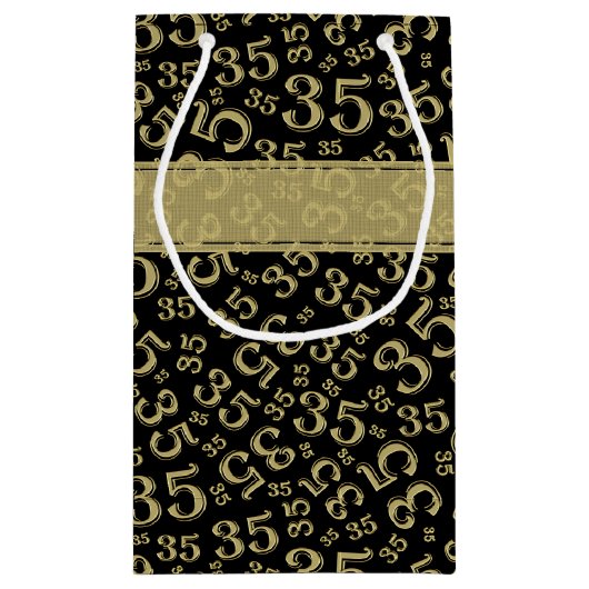 Happy 35th Birthday Number Pattern Black/Gold Klein Cadeauzakje (Achterkant)