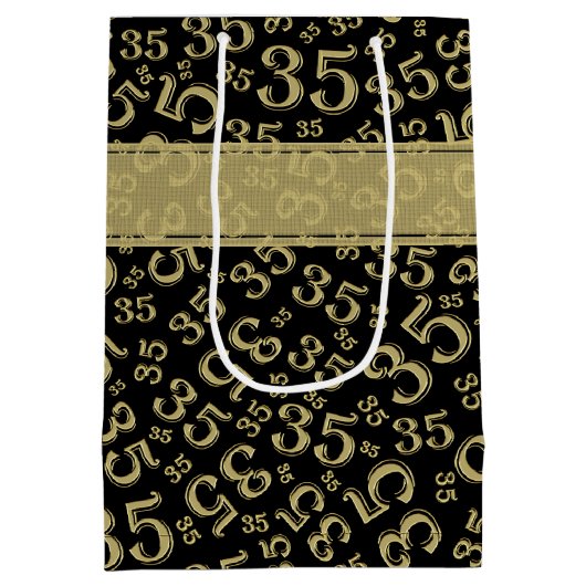 Happy 35th Birthday Number Pattern Black/Gold Medium Cadeauzakje (Achterkant)