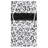 Happy 35th Birthday Number Pattern Black/White Klein Cadeauzakje (Achterkant)